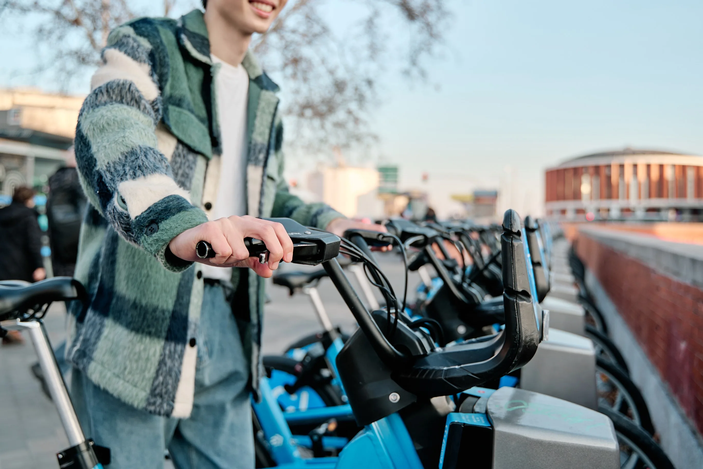 How Helmet Laws Affect E-Bike Injury Claims in Los Angeles and Orange County