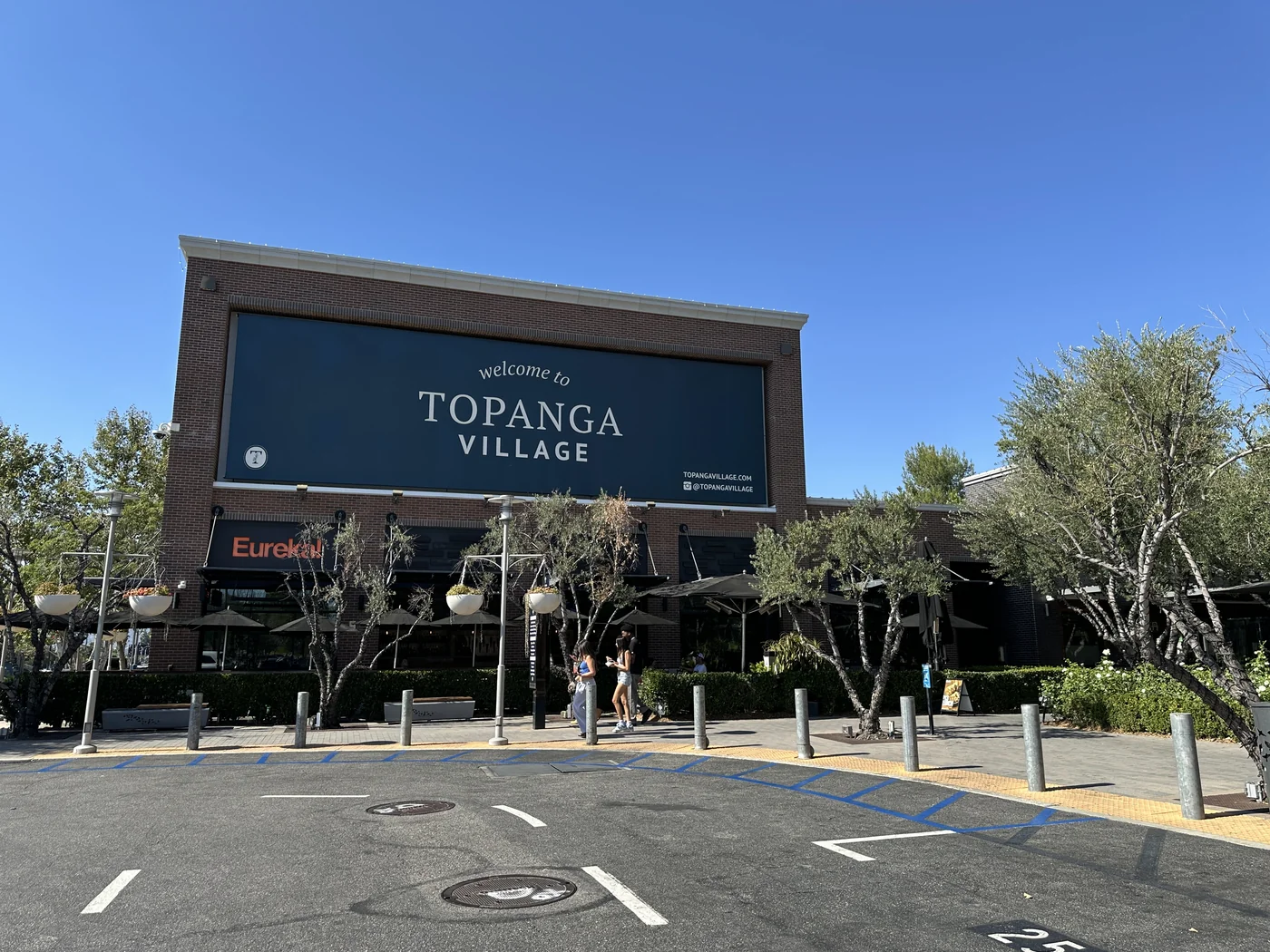 Woodland Hills, CA