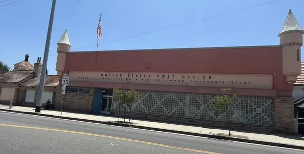 Valley Village Station Post Office on Magnolia Blvd